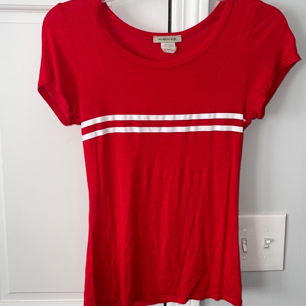 Red t-shirt ❤️ - Picture 2 of 2
